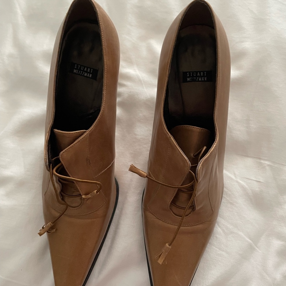 Stuart Weitzman Women's Gold Lace Up Shoes